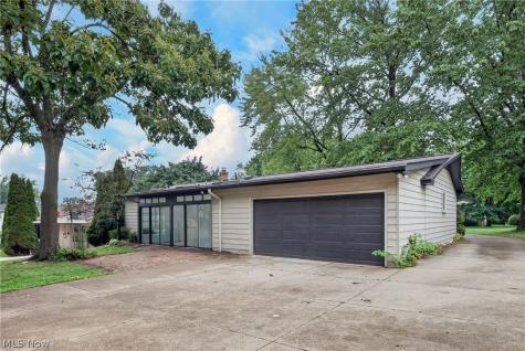 720 Lorena Street SW North Canton OH 44720