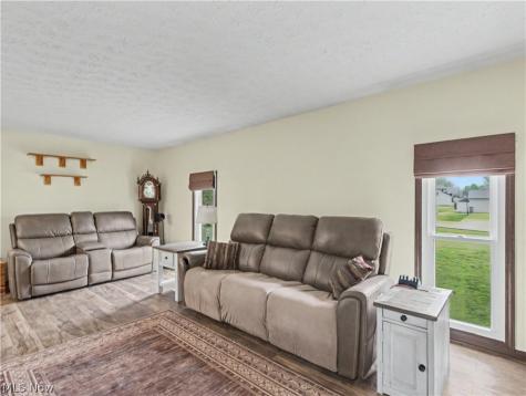 3881 Mahogany Street NW Uniontown OH 44685