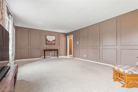 2470 Easton Street NE Canton OH 44721