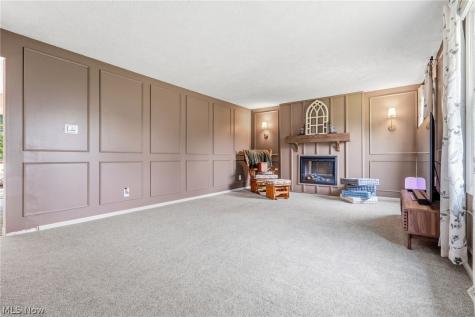 2470 Easton Street NE Canton OH 44721