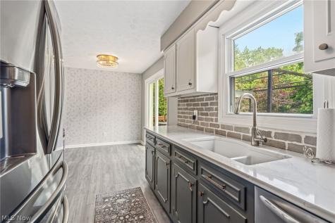 2470 Easton Street NE Canton OH 44721