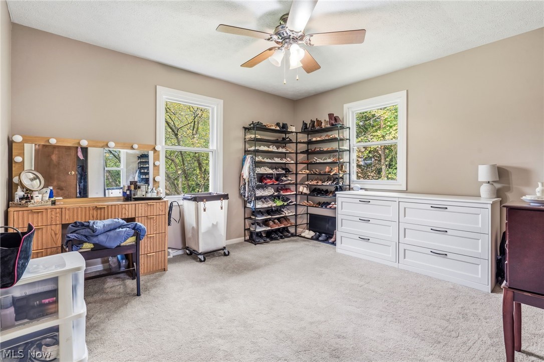 2470 Easton Street NE Canton OH 44721