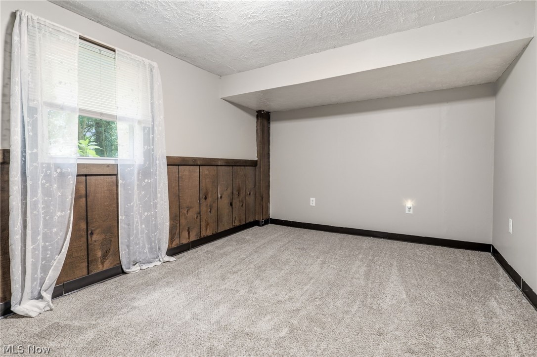 2470 Easton Street NE Canton OH 44721