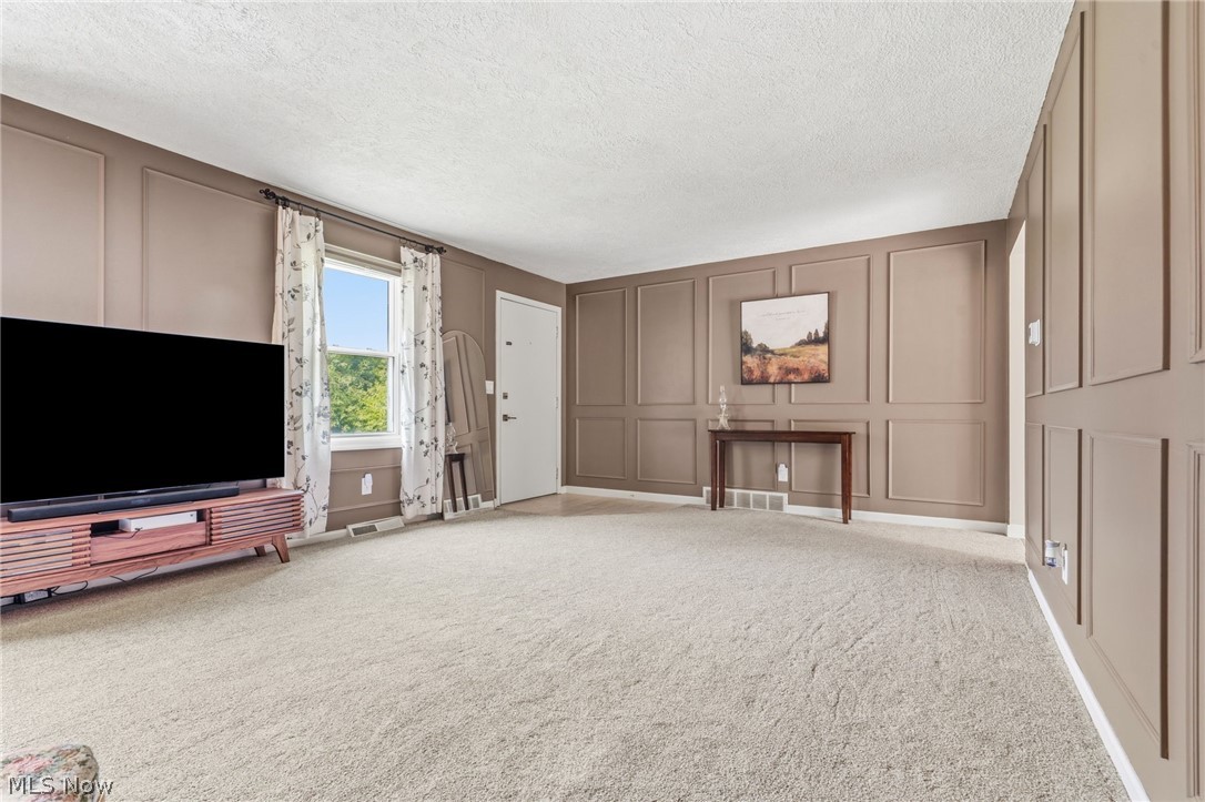 2470 Easton Street NE Canton OH 44721