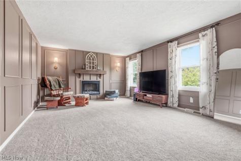 2470 Easton Street NE Canton OH 44721