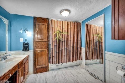 1980 Wadsworth Road Norton OH 44203