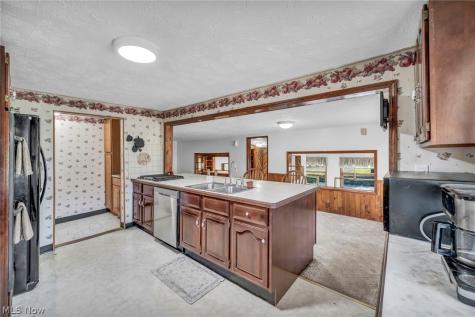 1980 Wadsworth Road Norton OH 44203