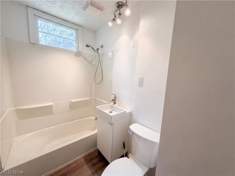 1064 Munroe Falls Kent Road Kent OH 44240