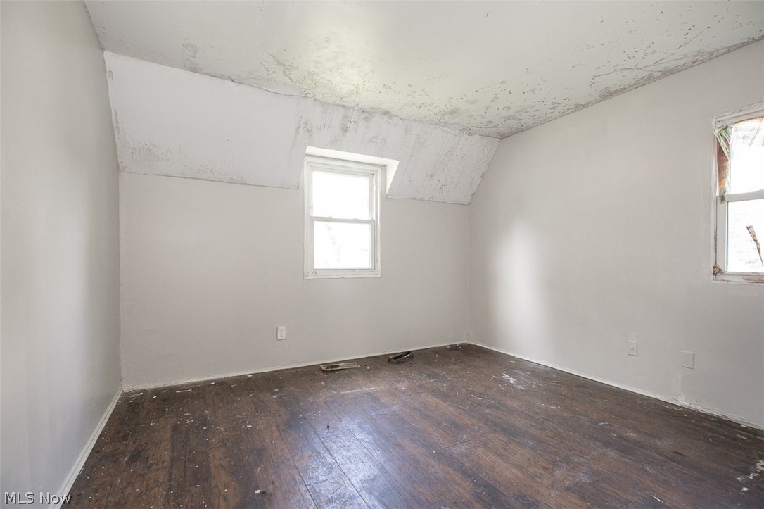 19414 Longbrook Road Warrensville Heights OH 44128