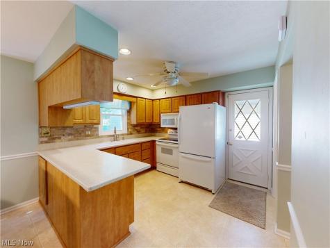 4792 Geraldine Road Richmond Heights OH 44143
