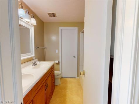 4792 Geraldine Road Richmond Heights OH 44143
