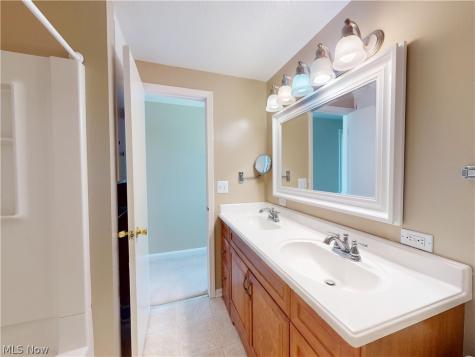 4792 Geraldine Road Richmond Heights OH 44143