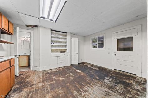 225 W Indiana Avenue Sebring OH 44672