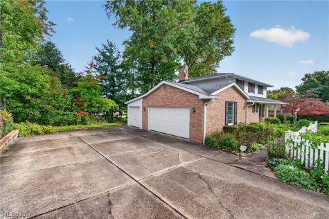 2550 Dogwood Drive NE Massillon OH 44646