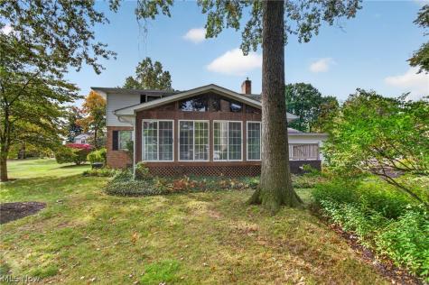 2550 Dogwood Drive NE Massillon OH 44646