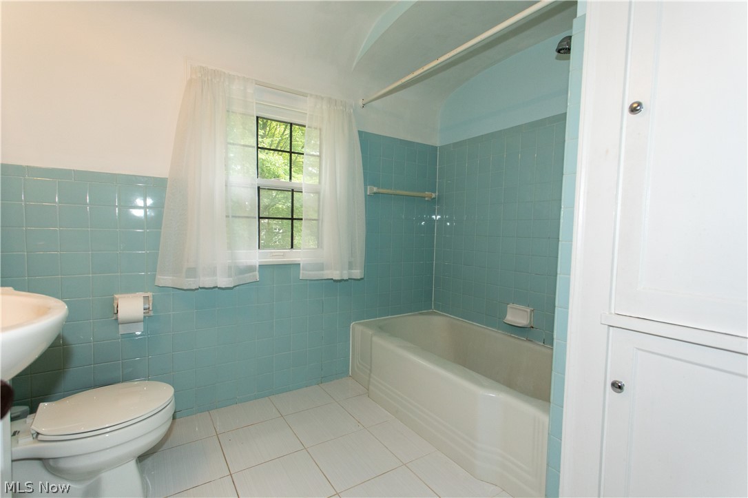 655 E Liberty Street Hubbard OH 44425