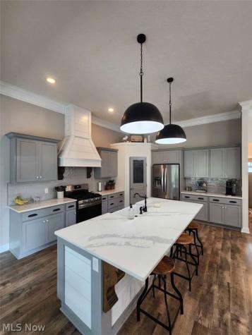 5705 Shadow Ridge Circle NW North Canton OH 44720
