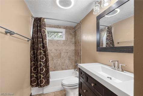 436 Ambler Drive Elyria OH 44035