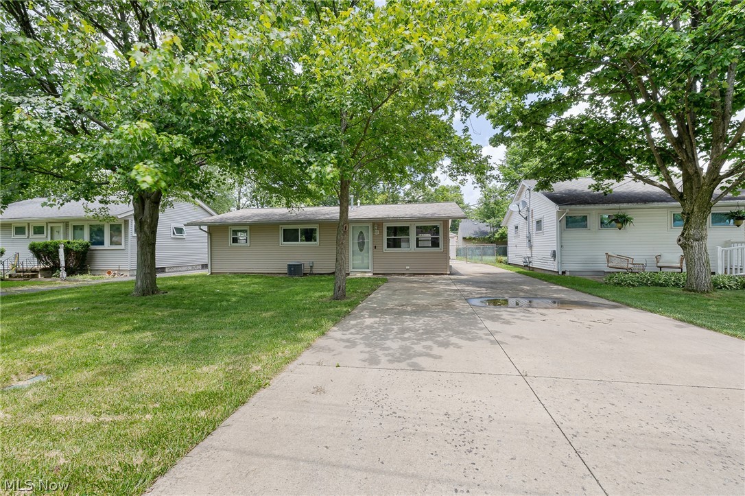 436 Ambler Drive Elyria OH 44035
