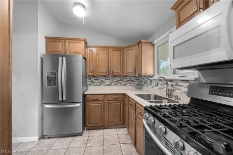 436 Ambler Drive Elyria OH 44035