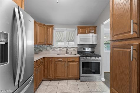 436 Ambler Drive Elyria OH 44035
