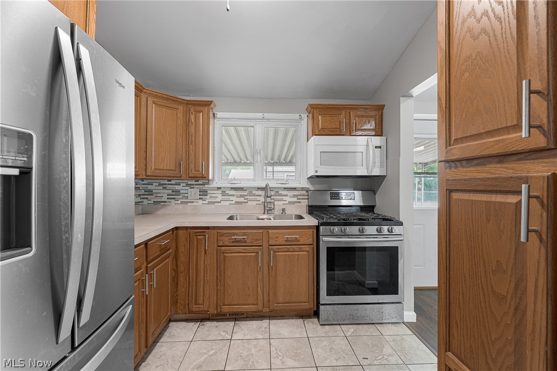 436 Ambler Drive Elyria OH 44035