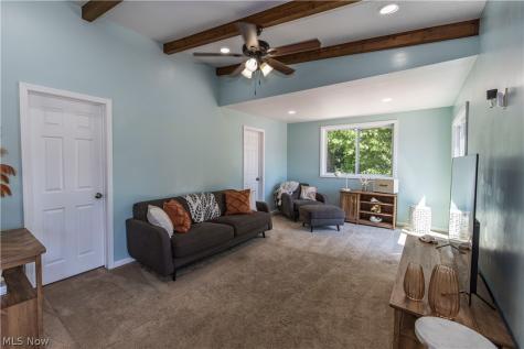 590 Pear Drive Akron OH 44319
