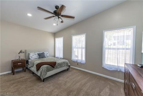 590 Pear Drive Akron OH 44319