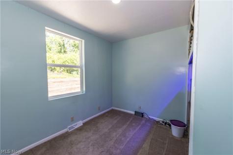 590 Pear Drive Akron OH 44319