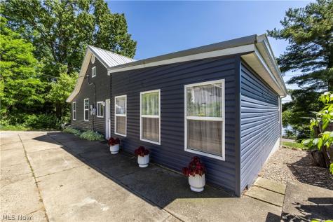 590 Pear Drive Akron OH 44319