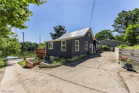 590 Pear Drive Akron OH 44319