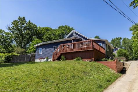 590 Pear Drive Akron OH 44319