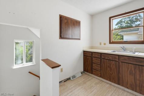 102 Marvin Avenue Akron OH 44302