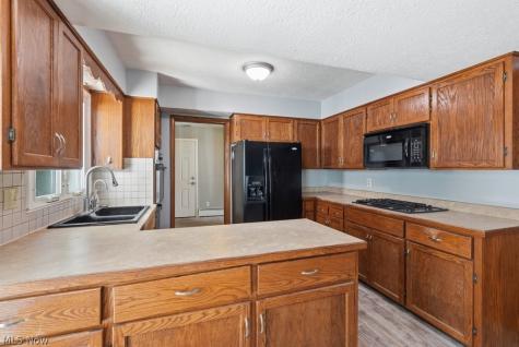 136 Pinehurst Road Munroe Falls OH 44262