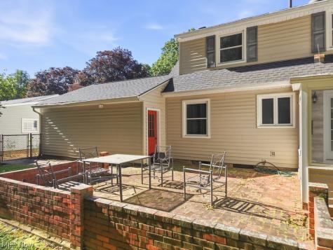 136 Pinehurst Road Munroe Falls OH 44262