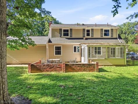 136 Pinehurst Road Munroe Falls OH 44262