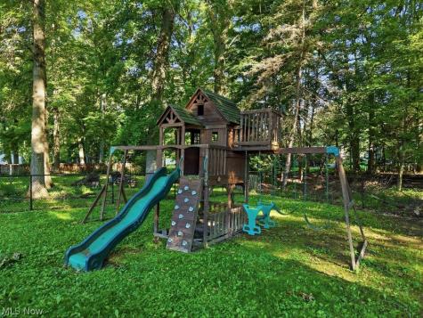 136 Pinehurst Road Munroe Falls OH 44262