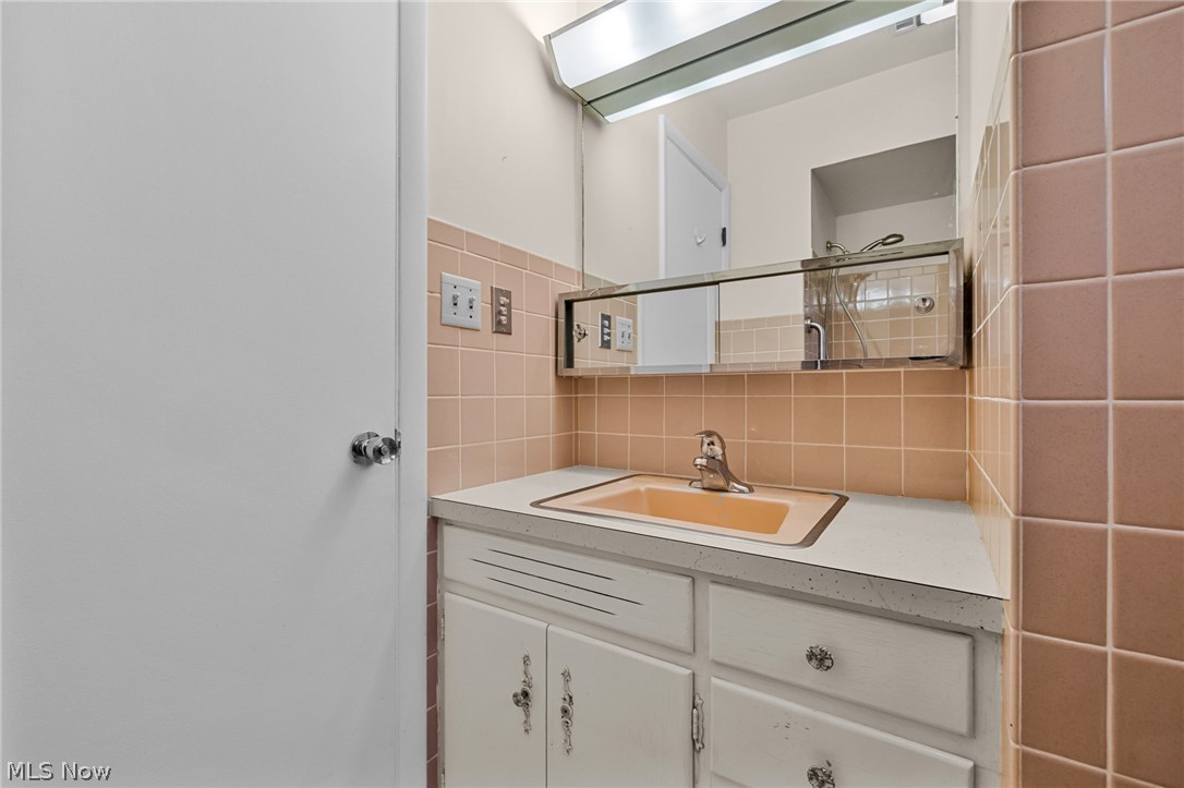 2812 E Wallings Road Broadview Heights OH 44147