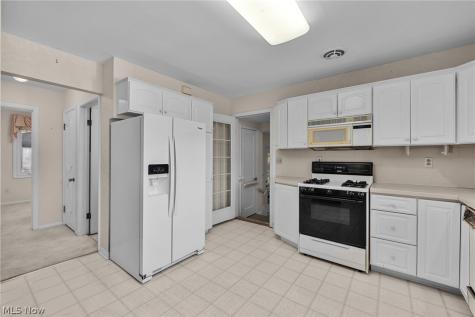 2812 E Wallings Road Broadview Heights OH 44147