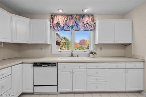 2812 E Wallings Road Broadview Heights OH 44147