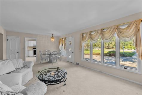2812 E Wallings Road Broadview Heights OH 44147