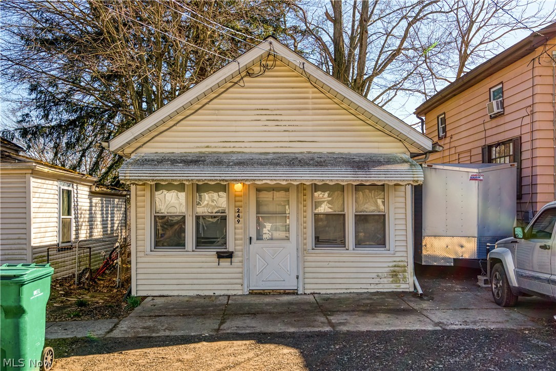 249 W Harris Avenue Ravenna OH 44266
