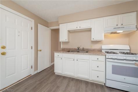 249 W Harris Avenue Ravenna OH 44266