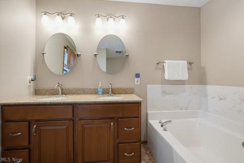 4183 Cheval Circle Stow OH 44224