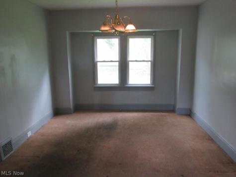 4273 E 136 Cleveland OH 44105