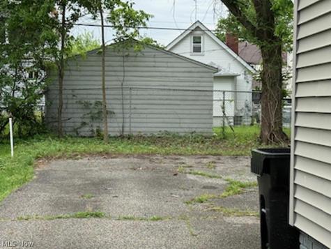 4273 E 136 Cleveland OH 44105