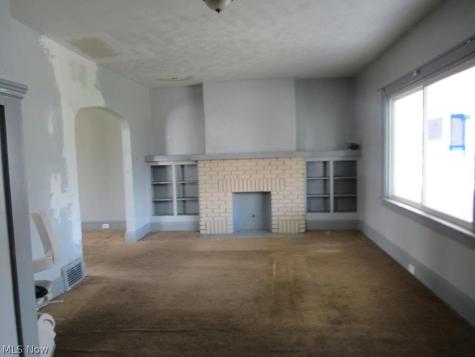 4273 E 136 Cleveland OH 44105