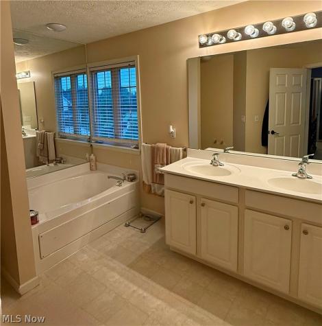 37663 Stoney Lake Drive North Ridgeville OH 44039