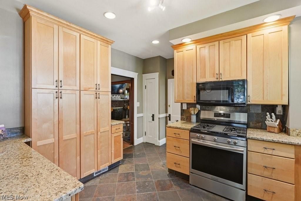 20675 Almar Drive Shaker Heights OH 44122