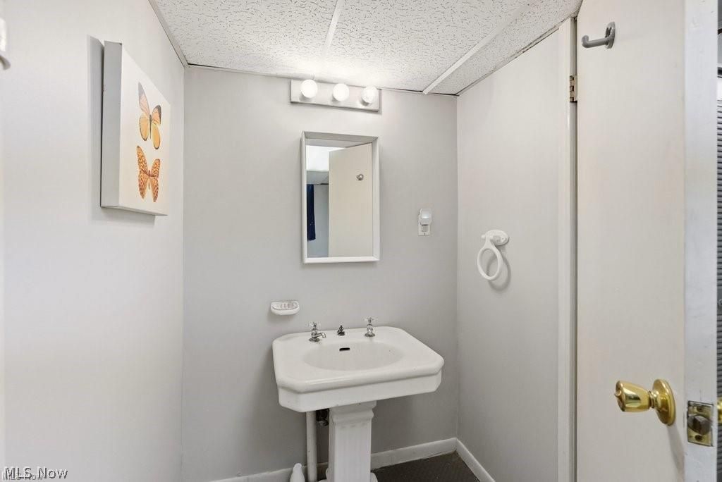 20675 Almar Drive Shaker Heights OH 44122